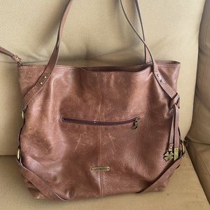 Nice lightly used leather shoulder bag.